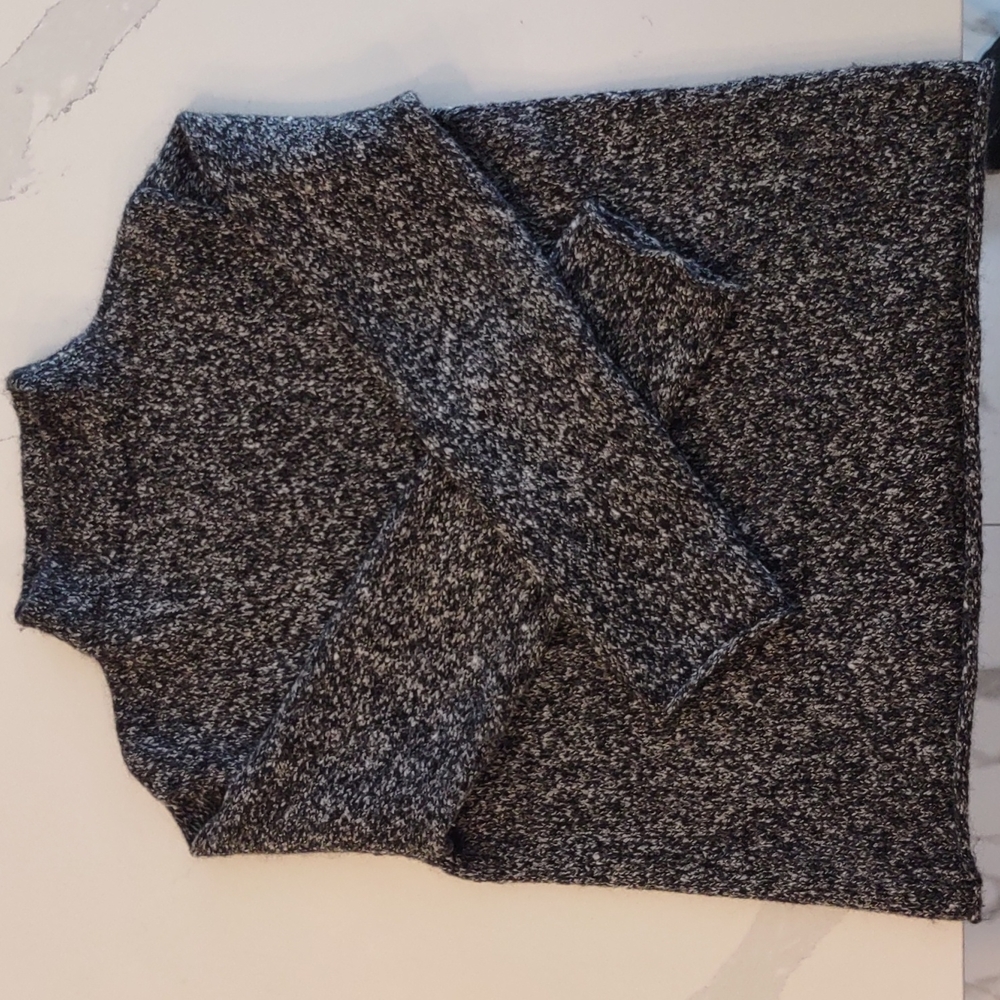 Pullover sweater